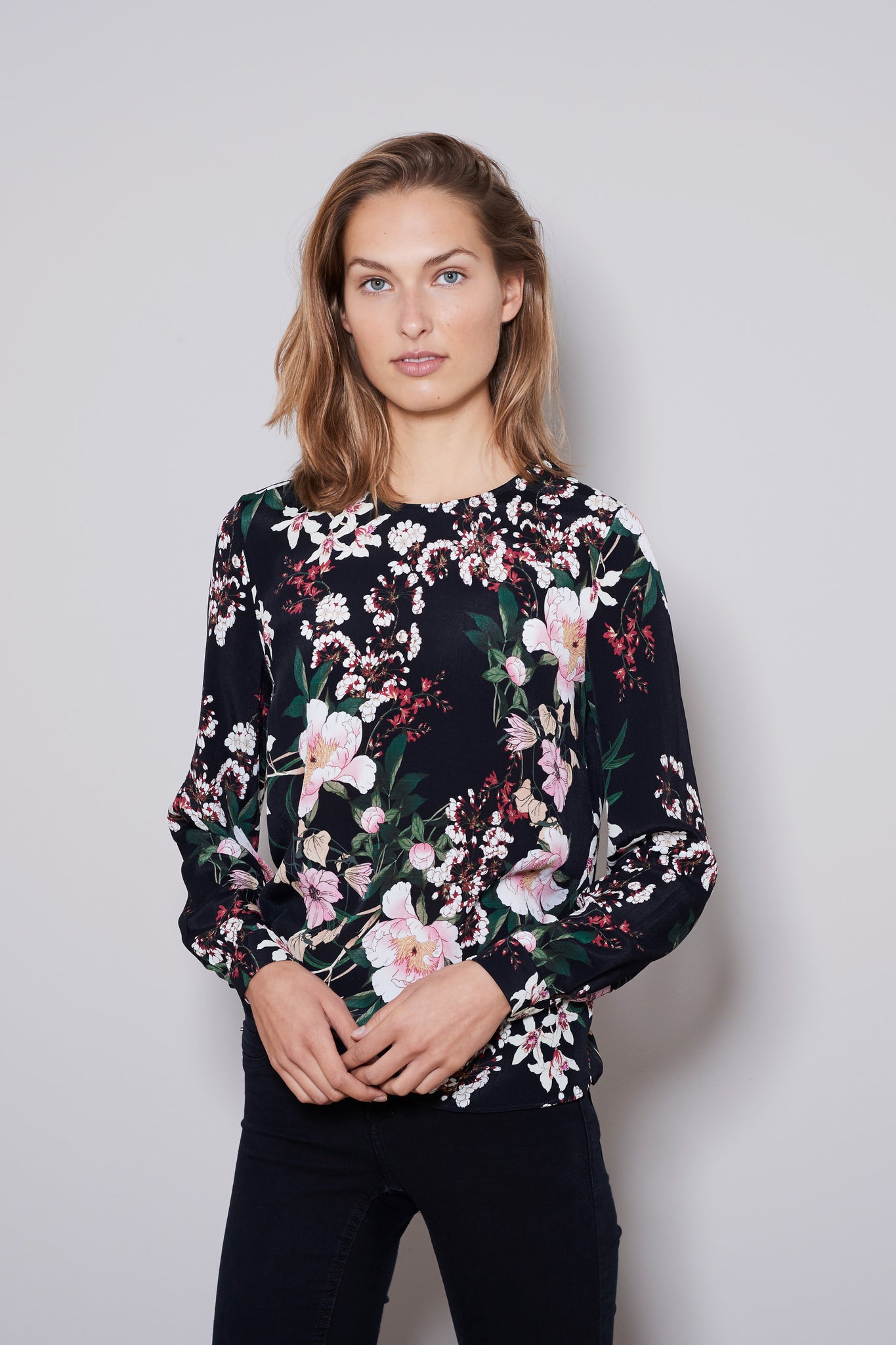 HALF MOON BLOUSE  black flowers
