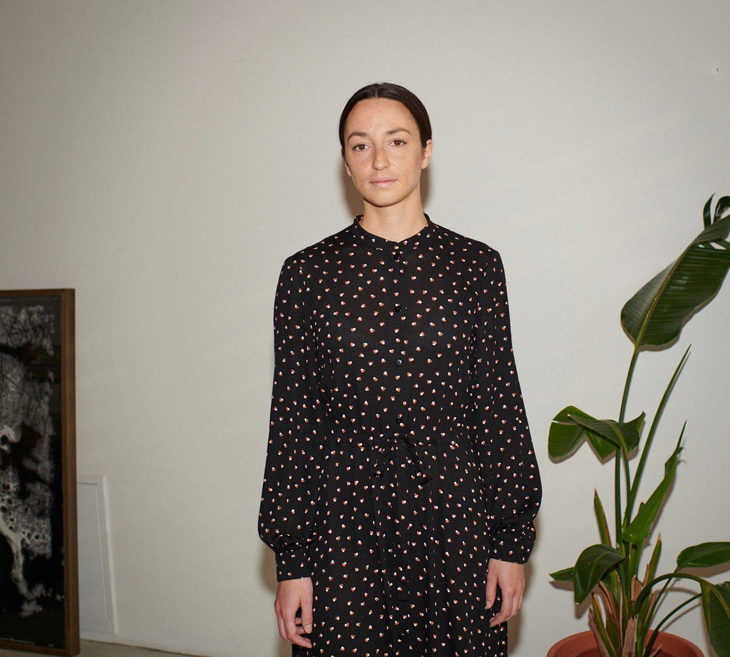 SWAN DRESS tripple dots black